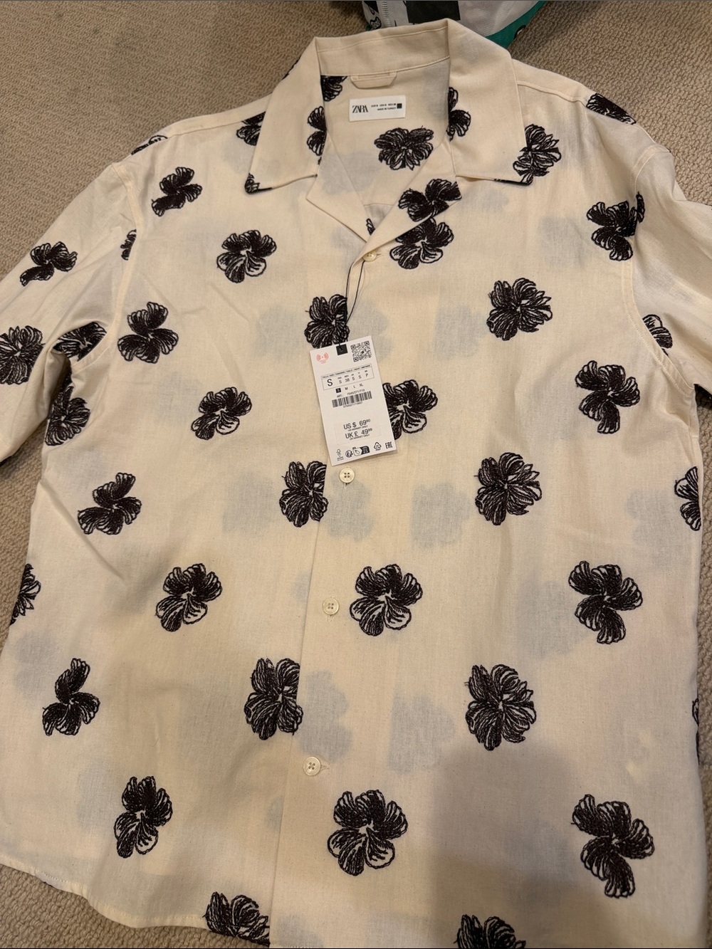 ZARA Cream Short-Sleeve Button-Down Shirt with Black Floral Print